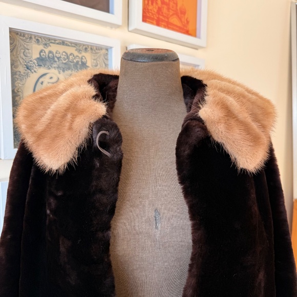 Luxe Vintage 60s Brown Mouton Fur Coat w/ Mink Collar Hudsons Bay Company - Picture 3 of 14